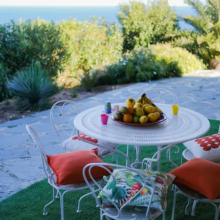 D'exception Vue Avec Piscine Privee Saint-Raphael (Var)