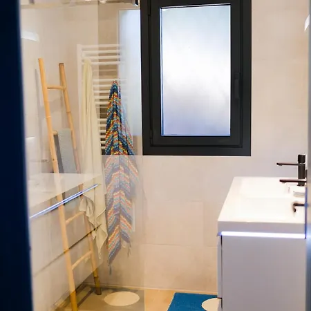 D'exception Vue Avec Piscine Privee فيلة