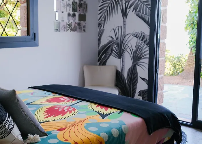 D'exception Vue Avec Piscine Privee