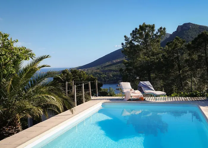 D'exception Vue Avec Piscine Privee Villa